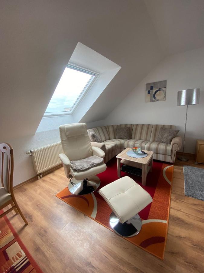 Dachgeschoss Apartment Mit Ausblick Halle  Extérieur photo