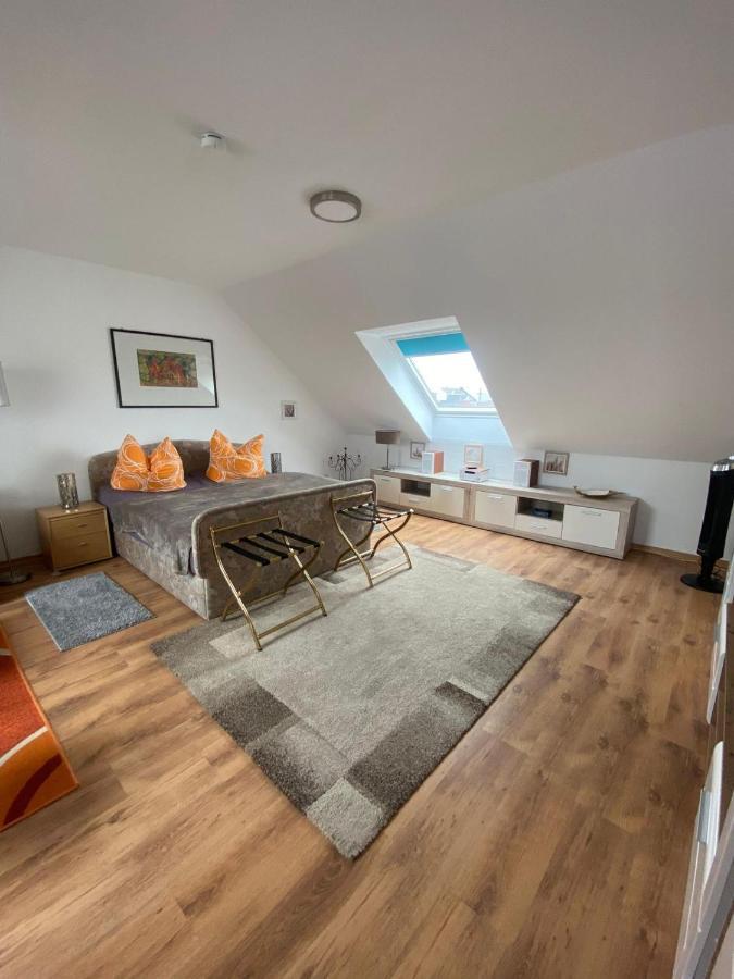 Dachgeschoss Apartment Mit Ausblick Halle  Extérieur photo