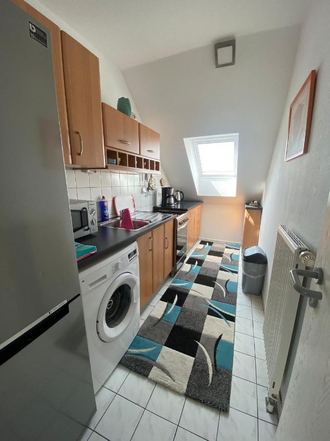 Dachgeschoss Apartment Mit Ausblick Halle  Extérieur photo